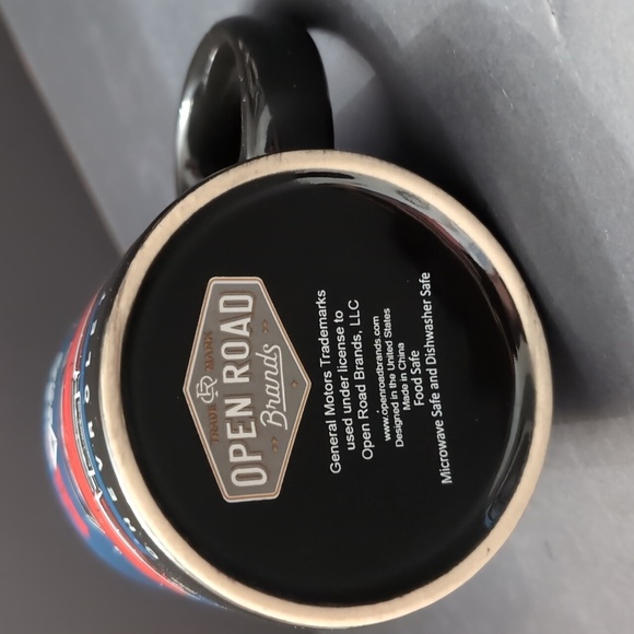 General Motors,Open Road Corvette Stingray Chevrolet Blue/Red Coffee Mug. - Picture 7 of 9